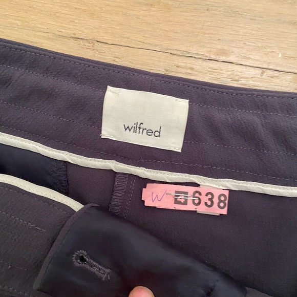 Aritzia Wilfred Pant - Size 8 Navy - Picture 2 of 4